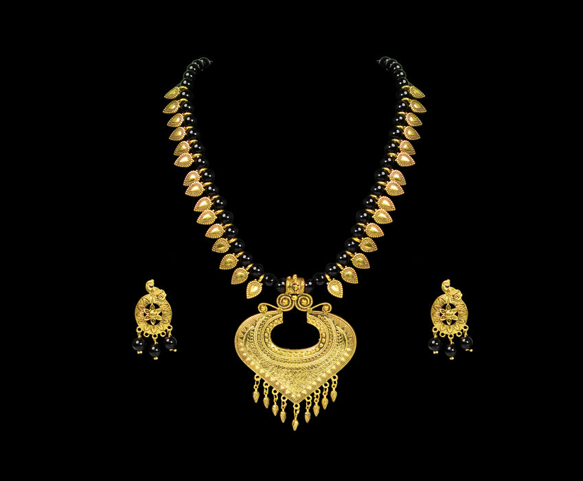 Golden Oxidized Pendant Necklace Set with Glossy Beads for Women and Girls-UFH188